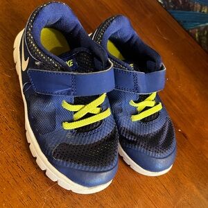 Nike Kids Navy and Lime Sneakers Tossler sz 9